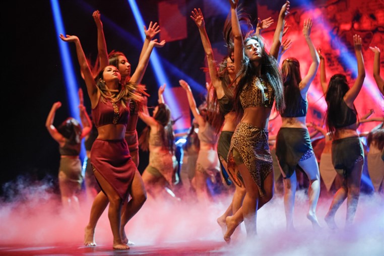 Tribe Dance Hold Your Dream 